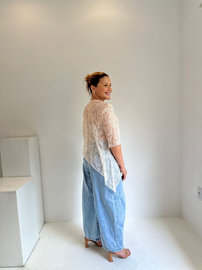 Blusa de Renda Manga 3/4